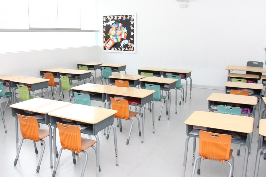 ¿Sabías que el mobiliario escolar influye en el rendimiento de los estudiantes?